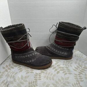 Toms Women's Nepal Multicolor Fleece Lined Suede Cloth‎ Pull On Size 6.5 Boots